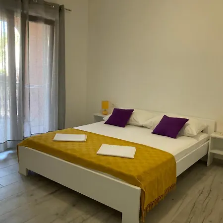 Guest house Dennis 3*