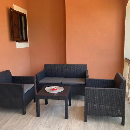 Guest house Dennis 3*