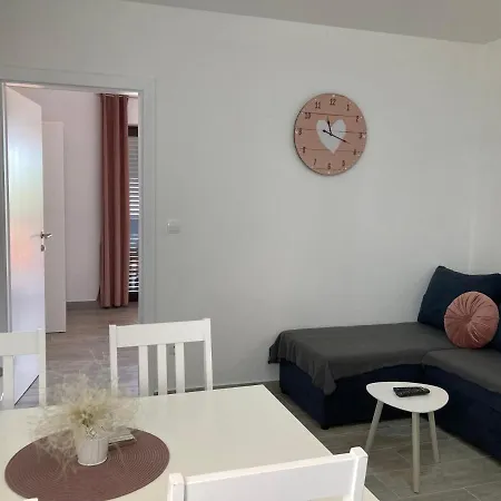 Dennis 3* Biograd na Moru