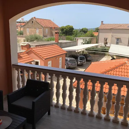 Dennis Vendégház Biograd na Moru