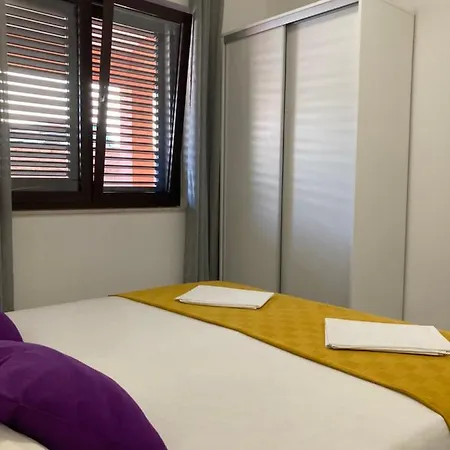Dennis 3* Biograd na Moru