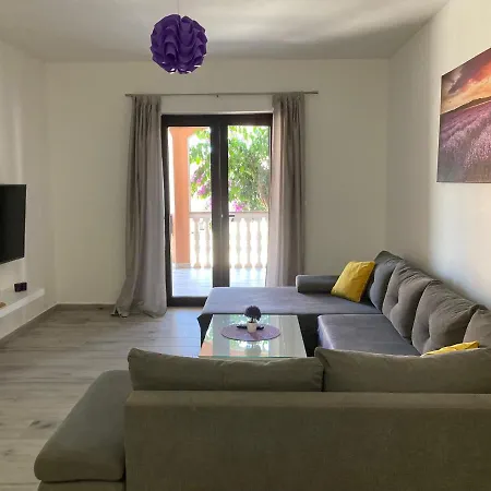 Dennis Guest house
