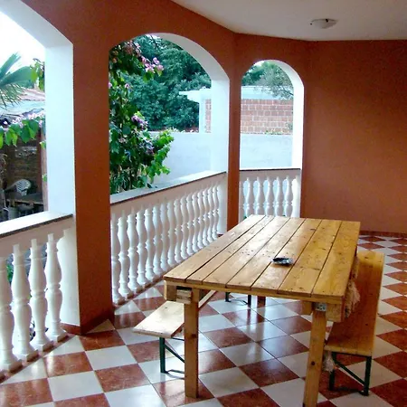 Dennis Guest house 3*