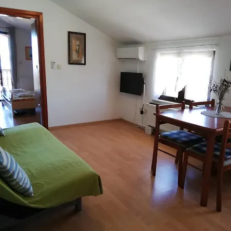 Dennis Vendégház Biograd na Moru